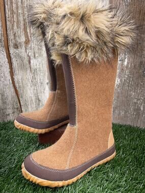 Sorel Women's Cozy Joan Felt Tall Boot Elk Faux Fur Collar Women's 5